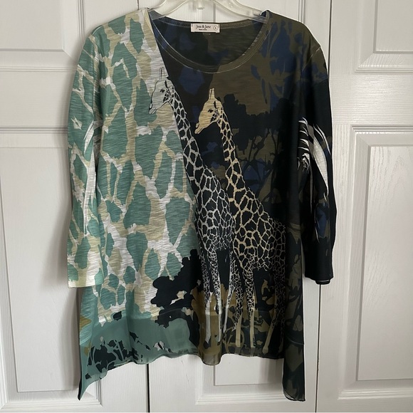 Jess & Jane Kenya Giraffe Animal Print Asymmetrical Shark Bite Tunic Size L - Picture 2 of 8